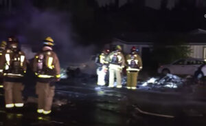 Stravična nesreća! Avion pao na naselje i zapalio se, broj žrtava za sada nepoznat VIDEO
