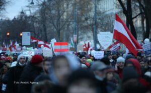 Više od 40.000 ljudi na protestima u Beču