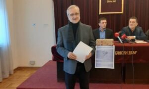 Jednoglasna odluka žirija: Bjeloševiću uručena književna nagrada “Đuro Damjanović”
