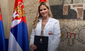 Bojana, svaka čast: Dervenćanka među najboljim diplomcima medicine u Srbiji