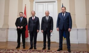 Zahvalili se na prijateljskoj podršci: Članovi Predsjedništva BiH sa turskim ministrom odbrane