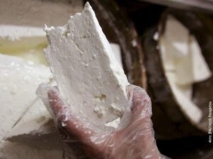 Sa 11,61 na 18,36 KM po kilogramu: Cijene sira i maslaca u Srpskoj “otišle u nebo”