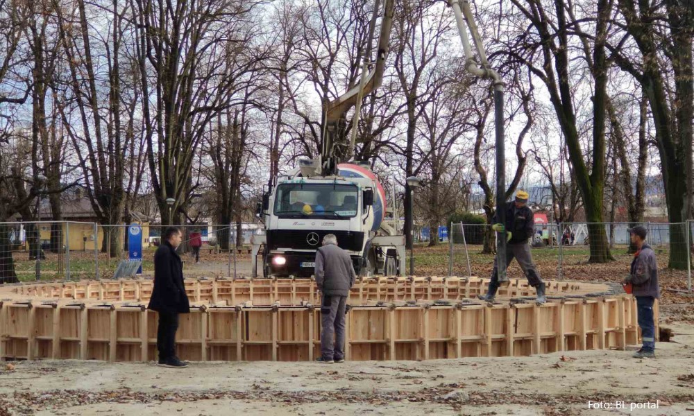 Radovi bez građevinske dozvole: Grade fontanu u banjalučkom parku