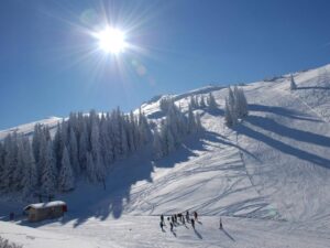 Posjetioce čeka 120 centimetara utabanog snijega: Idealni uslovi za skijanje u martu na Jahorini