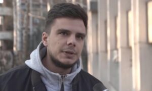 Otac mu vraćao dugove sve dok se nije ubio: Jutjuber u problemima zbog kocke i zelenaša