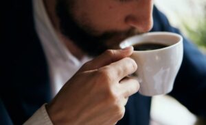Jača kafa može izazvati nadutost i debljanje: Potrebno je da promijenite jednu sitnicu