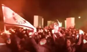 U Splitu ne znaju da slave bez incidenata: Livaja i navijači pjevali “Mrzim Dinamo, srpsko ime to” VIDEO