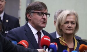 Palmer i Ajhorstova u Neumu: Doći do rješenja tokom pregovora o izmjenama Izbornog zakona BiH
