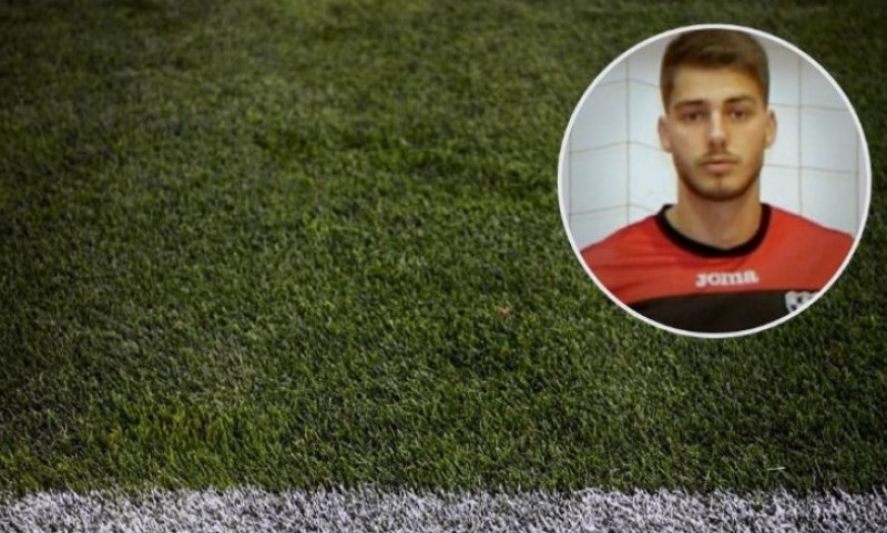 Izgubio bitku za život: Preminuo mladi fudbaler koji se prije tri dana srušio na treningu