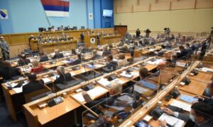 Složno u parlamentu Srpske: Poslanici jednoglasno usvojili Izvještaj o Srebrenici