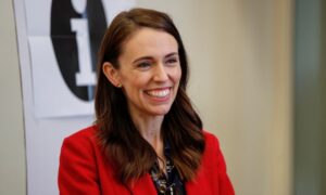 Premijerka kroz smijeh potvrdila: Na Novom Zelandu dozvoljene “orgije” pod jednim uslovom VIDEO