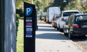 Vlasniku nije bilo smiješno: Ogrebao automobil pa ostavio zanimljivu poruku FOTO