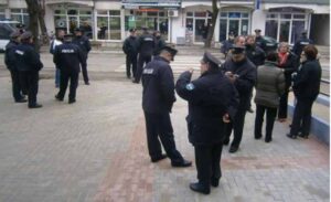 Najavili mirno protestno okupljanje: Policijskim službenicima plate “skresane” 10 odsto