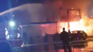 Eksplodirala plinska boca u kuhinji: Izbio veliki požar u restoranu VIDEO
