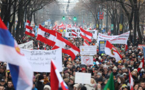 Protesti u Beču protiv obavezne vakcinacije