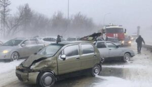 Lančani sudar u Rusiji: Učestvovala 24 vozila, povrijeđene 4 osobe