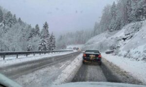 Zima “pokazala zube”: Obustava saobraćaja za kamione na magistralnom putu Sarajevo – Rogatica