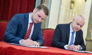 Tri miliona evra za projekte u Banjaluci: Dva gradonačelnika potpisala sporazum u Beogradu