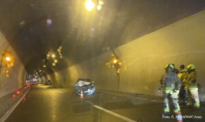 Sudar u tunelu: Napravljena velika šteta na vozilima