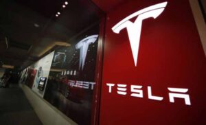Tesla otpušta 200 radnika: Dionice kompanije doživjele pad