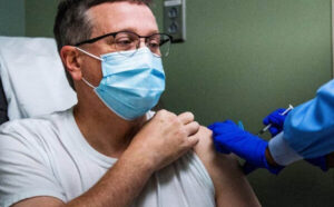 Institut za javno zdravlje Crne Gore: Građani da se vakcinišu i nose maske