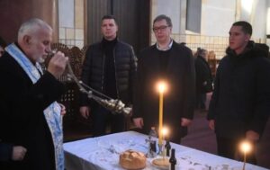 Vučić slavi krsnu slavu: Sa Andrejem i Danilom u crkvi Svetog Marka, čestitao svima koji slave FOTO