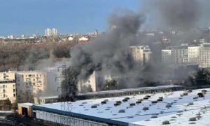 Gusti crni dim se diže u oblake: Gori fabrika, na lice mjesta stiglo 18 vatrogasaca VIDEO