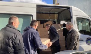 Pomoć u teškim vremenima: Ilić donirao pakete za najugroženije banjalučke penzionere