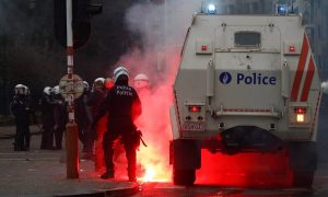 Demonstranti uzvikivali “Sloboda!”: Vodenim topovima i suzvacima na protivnike mjera u Belgiji
