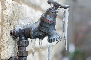 Niske temperature su tu: Evo kako zaštititi vodovodne cijevi tokom minusa