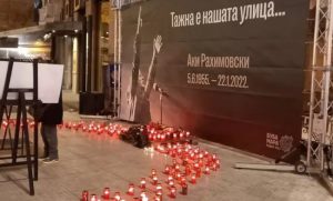 Svijeće za čuvenog pjevača: Građani Skoplja se opraštali od Akija Rahimovskog
