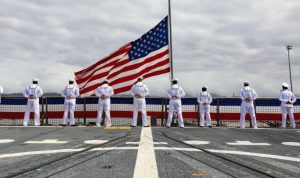Američka mornarica otpustila 23 mornara – odbili da se vakcinišu