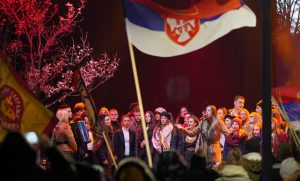 Banjaluci nije bilo hladno! Uz pjesmu “Veseli se srpski rode” dočekana pravoslavna Nova godina