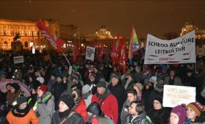 Protiv uvođenja obavezne vakcinacije: Hiljade ljudi na demonstracijama u Beču
