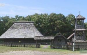 Samouki neimari gradili su ih u duhu tradicije: U Srpskoj postoji 15 crkava brvnara VIDEO