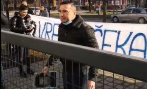 Krim tehničari oslobođeni za uništavanje dokaza: Davor Dragičević ogorčen ispred suda u Banjaluci