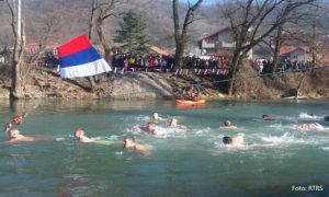 Bogojavljensko plivanje za Časni krst: U Foči najbrži David Drakul FOTO