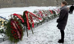 Godišnjica oslobođenja Lenjingrada: Predstavništvo Republike Srpske odalo počast poginulim