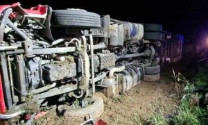 Stradao vozač u Hrvatskoj: Bura prevrnula kamion