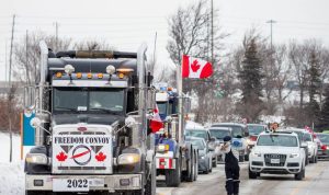 Konvoj od 50.000 kamiona stiže u Otavu na protest, kanadski premijer na tajnoj lokaciji VIDEO