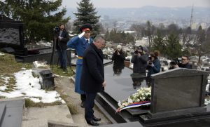 Da se ne zaboravi! Položeni vijenci na Spomen-kosturnicu i grob 12 banjalučkih beba