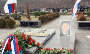 Položeni vijenci na grob bivšeg predsjednika Srpske Milana Jelića: Sveta dužnost i obaveza