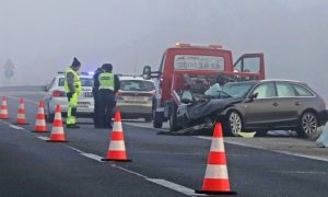 Stravična saobraćajna nesreća: Jedna osoba poginula, intervenisali vatrogasci