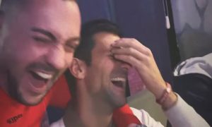 Veče za opuštanje: Đokoviću ispričali vic o Nadalu i Federeru i izmamili mu osmijeh na licu VIDEO