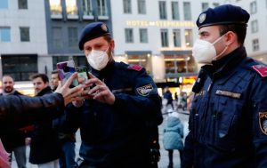 Maske obavezne u zatvorenim prostorijama: U Austriji na snazi novo pravilo karantina