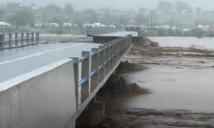 Tropska oluja “Ana” odnosi živote: Stradalo najmanje 12 ljudi VIDEO