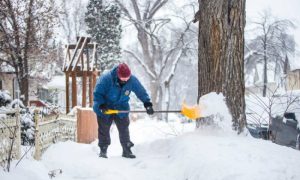 Da li ste znali? Čišćenje snijega može dovesti do infarkta – potreban maksimalan oprez