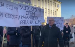 Srpska lista okupila građane u Mitrovici zbog zabrane referenduma