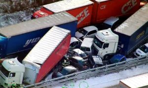 Nevjerovatna nesreća u Češkoj: Skoro 40 vozila učestvovalo u sudaru na auto-putu FOTO, VIDEO
