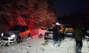 Obustavljen saobraćaj: Lančani sudar šest automobila na Bjelašnici FOTO